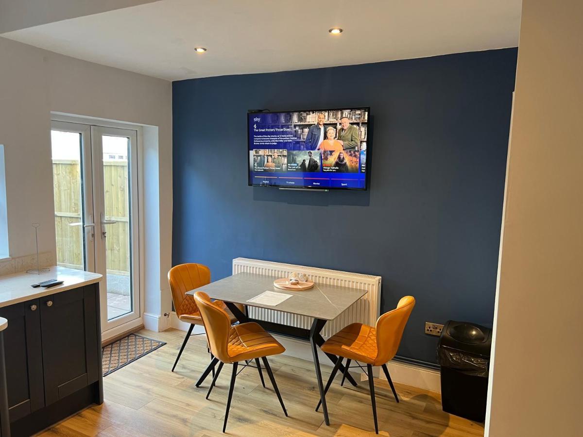 Luxury 2 Bed Apartment Great Location Stoke-on-Trent Exteriör bild